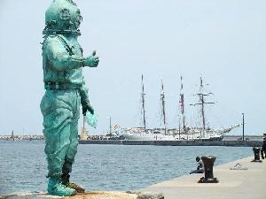 The image http://www.jsolana.com.mx/elcano/2005/despedida/csalida4.jpg cannot be displayed, because it contains errors.